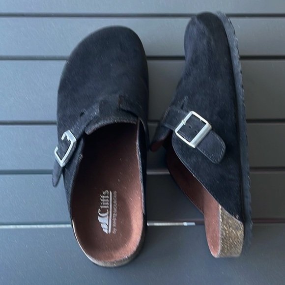 Cliffs by White Mountain Women's Black Mules 7 - Picture 2 of 4